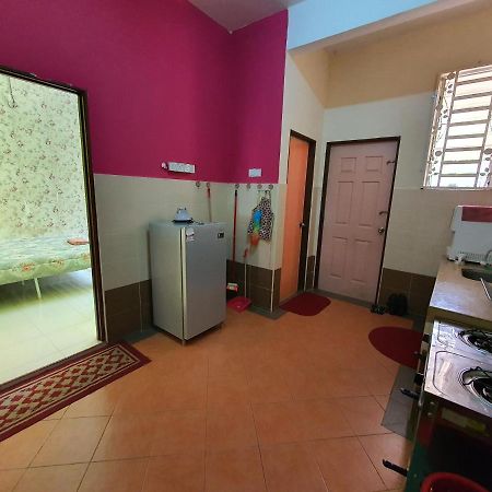 Simple Homestay Kemaman Terengganu Chukai Exterior foto