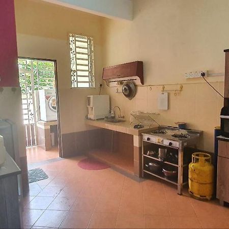 Simple Homestay Kemaman Terengganu Chukai Exterior foto